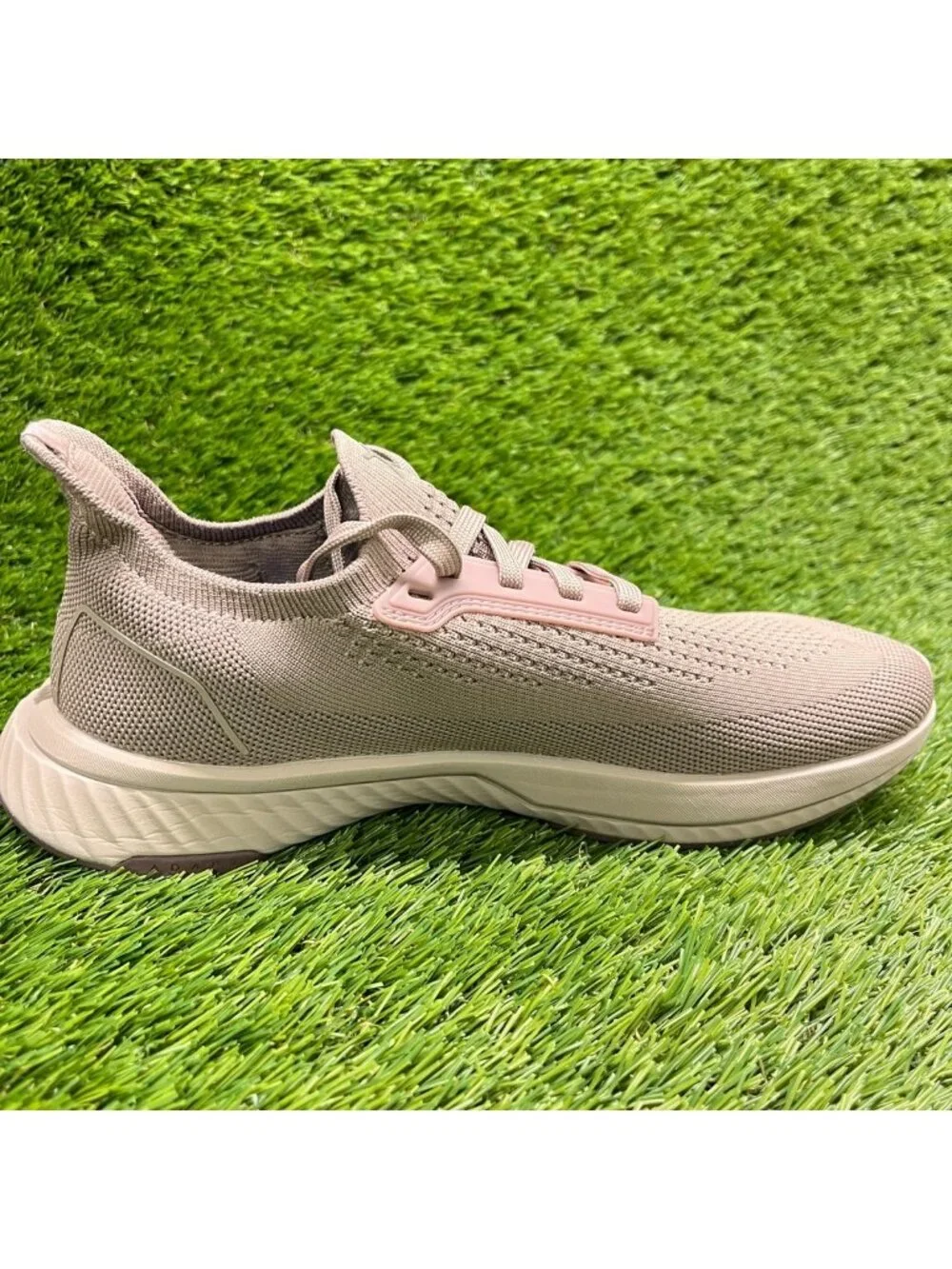 Flux Footwear Adapt Runner Mist Womens Size 7 Athletic Knit Shoes Sneakers